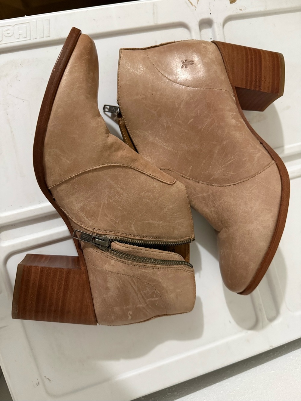 New FRYE Women's Ankle Booties - Beige Chunky Heel Sz 8M